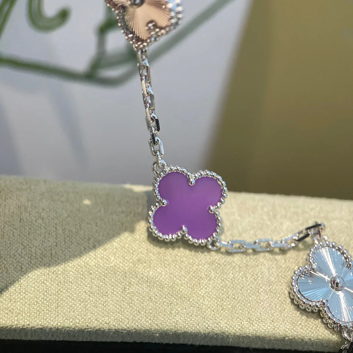 [Everoly JW]  CLOVER 5 MOTIF VIOLET BRACELET COLLECTION