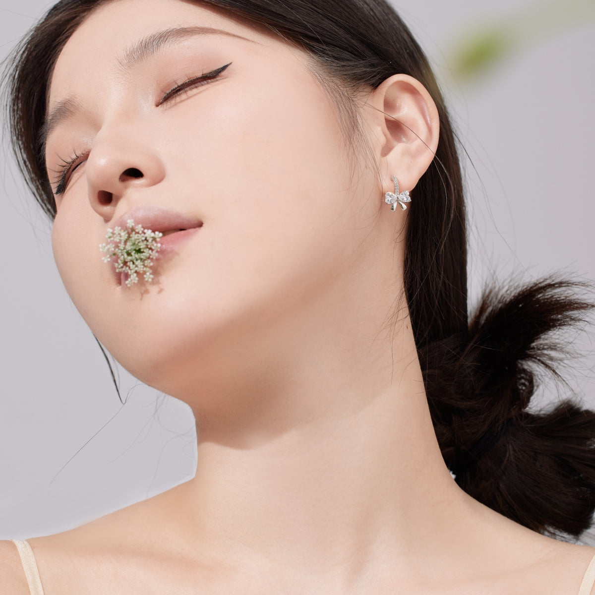 [Violet JW]Exquisite Earrings With Heart-Shaped Bow Design