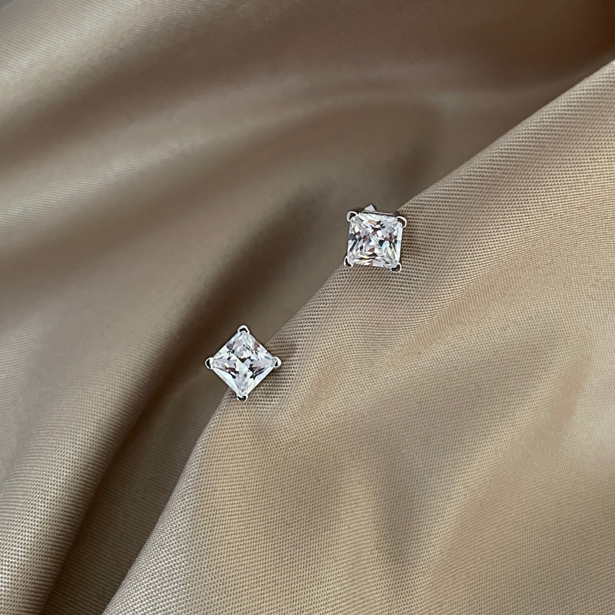 [Violet JW]Delicate Square Shape Earrings