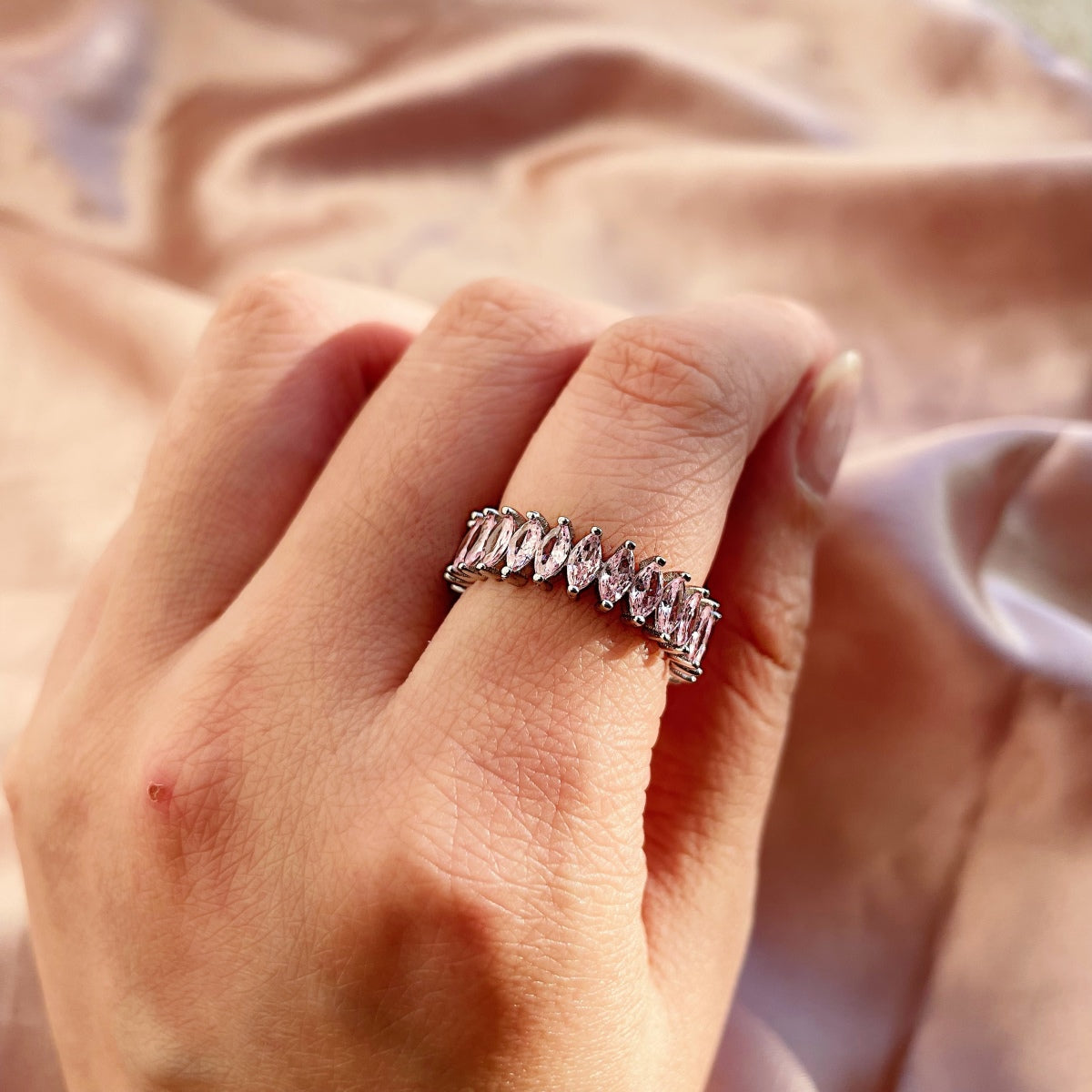 [Violet JW]Gorgeous Marquise Cut Tennis Ring