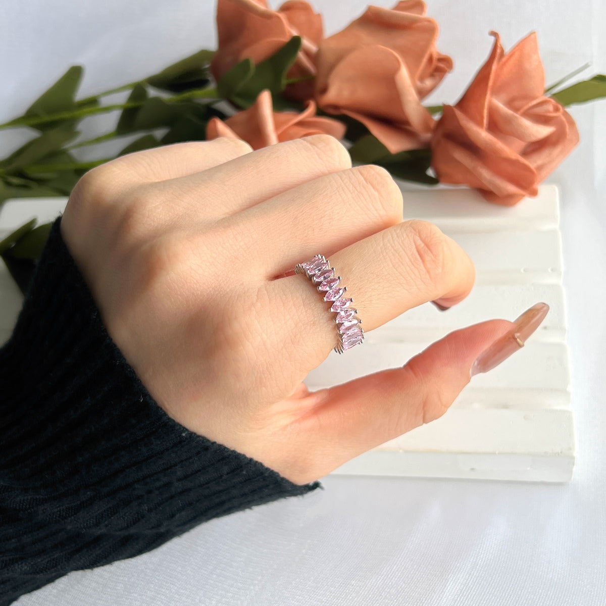 [Violet JW]Gorgeous Marquise Cut Tennis Ring