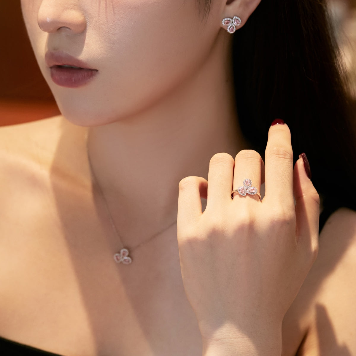[Violet JW]Ornate Flower Shape Pear Cut Lover Earrings