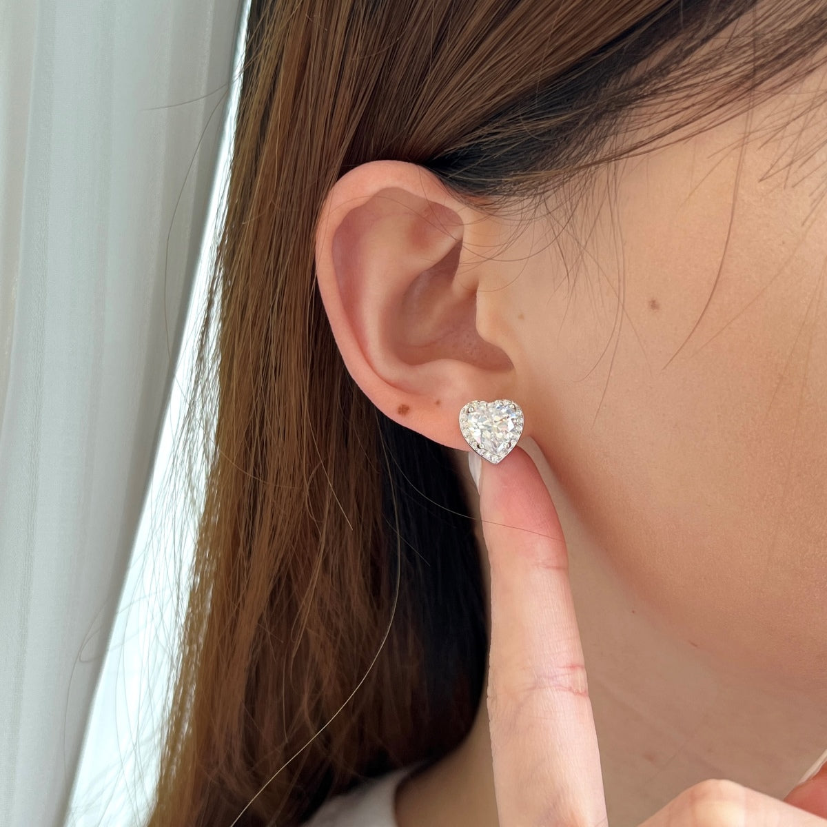 [Violet JW]Sparkling Heart Shape Lover Earrings