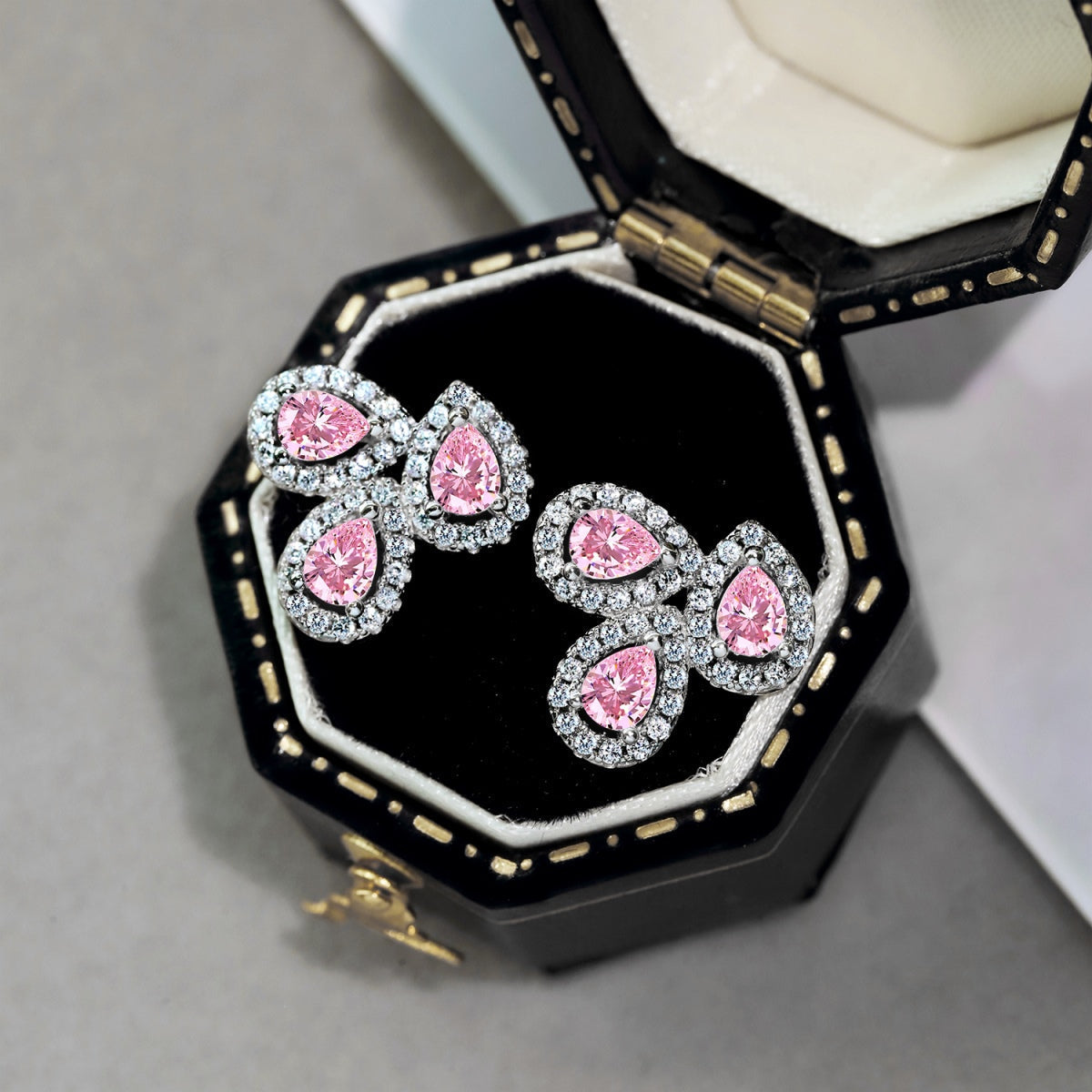[Violet JW]Ornate Flower Shape Pear Cut Lover Earrings