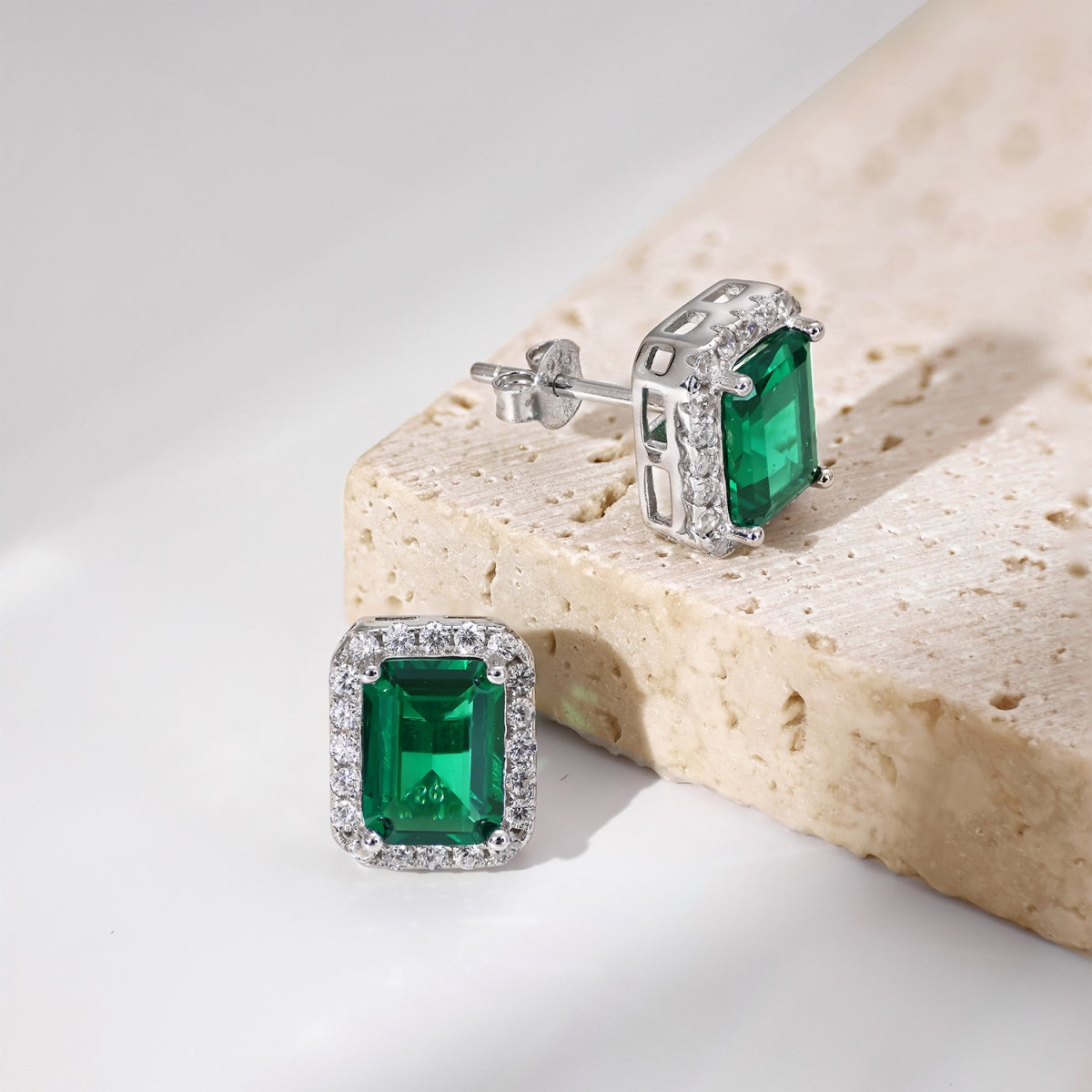 [Violet JW]Luxurious Dainty Emerald Cut Banquet Earrings
