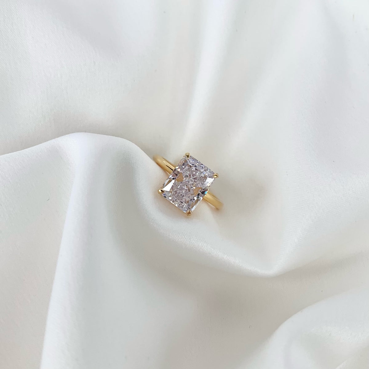 [Violet JW]4.0 Carat Ornate Enchanting Radiand Cut Banquet Ring