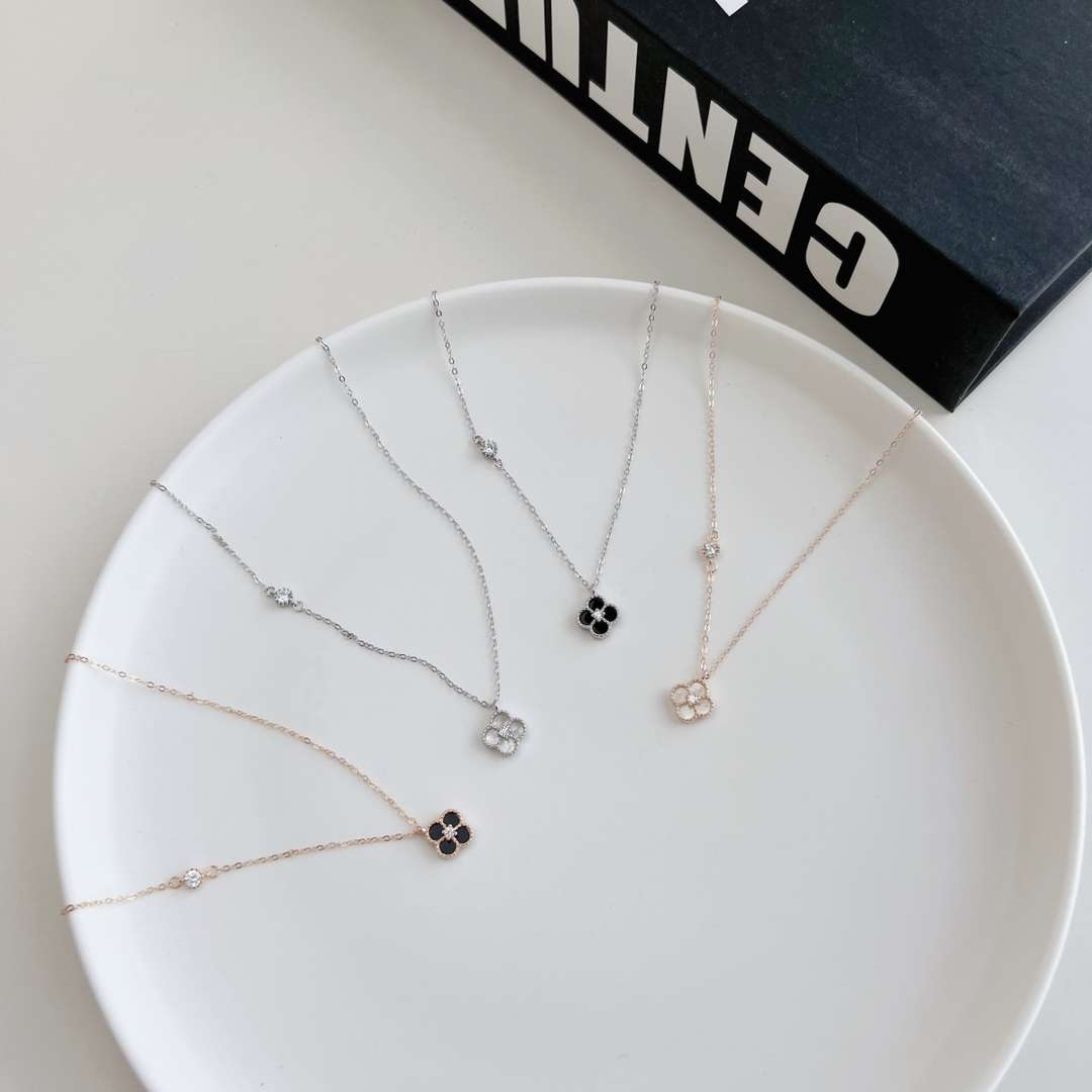 [Violet JW]Delicate Flower Shape Necklace