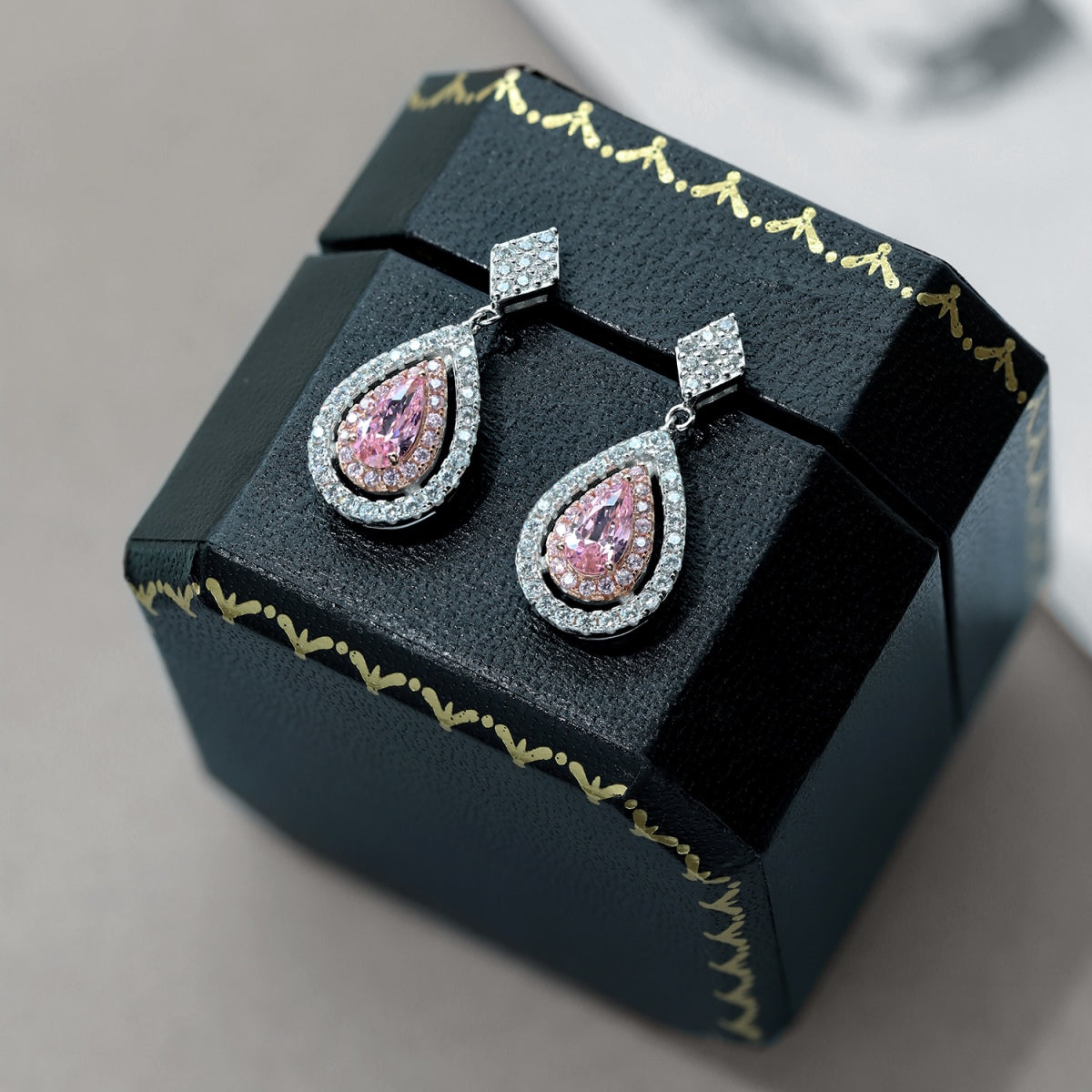 [Violet JW]Ornate Delicate Water Drop Shape Banquet Earrings