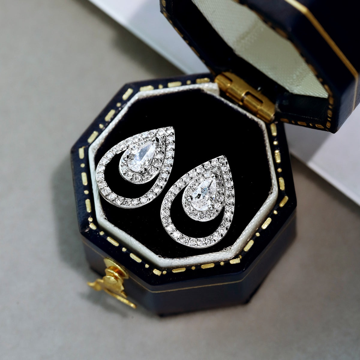 [Violet JW]Sparkling Delicate Water Drop Shape Daily Earrings