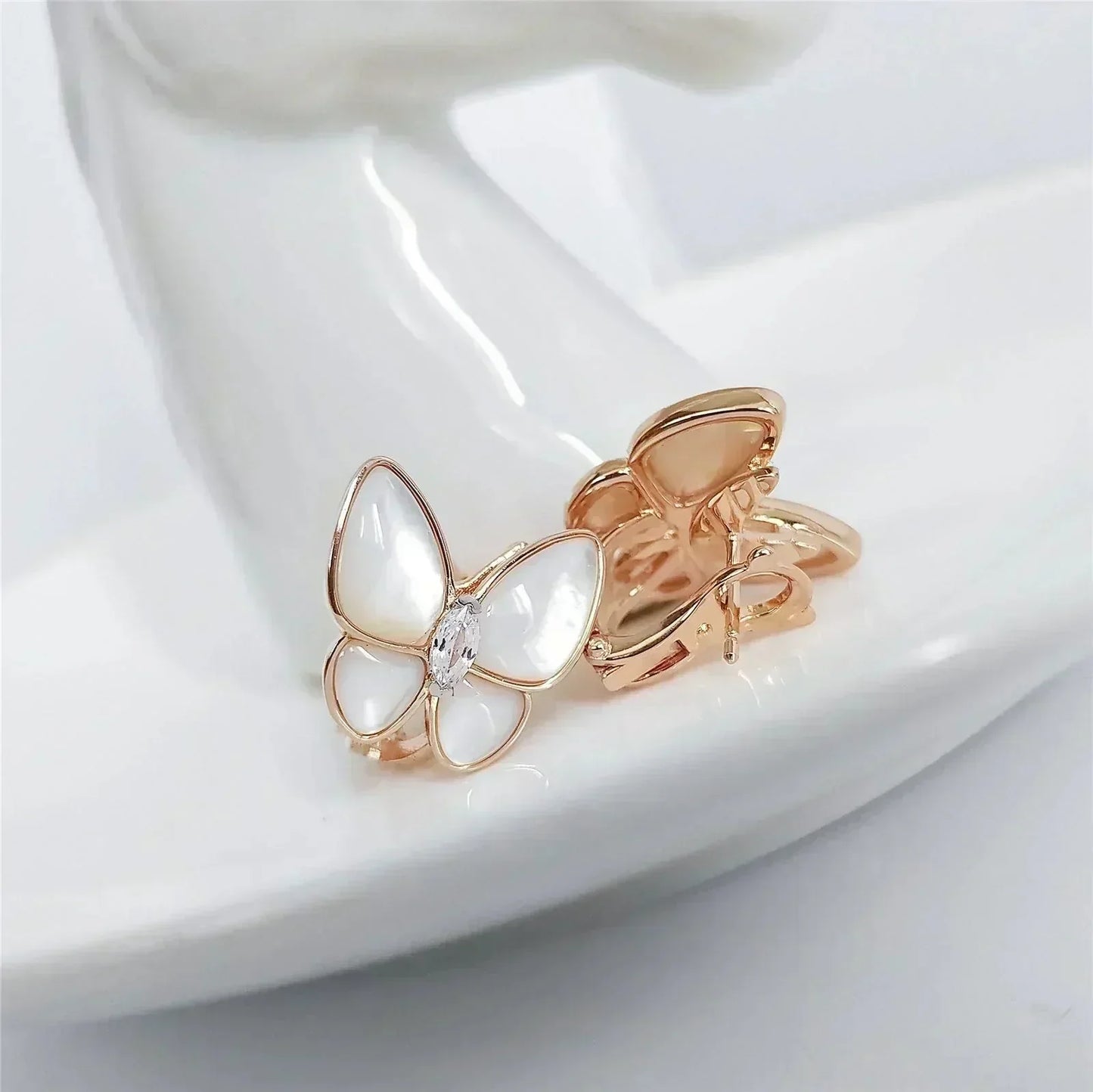 [Everoly JW]BUTTERFLY MOP DIAMOND EARRINGS