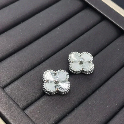 [Everoly JW]CLOVER MINI 9.5MM LASER EARRINGS
