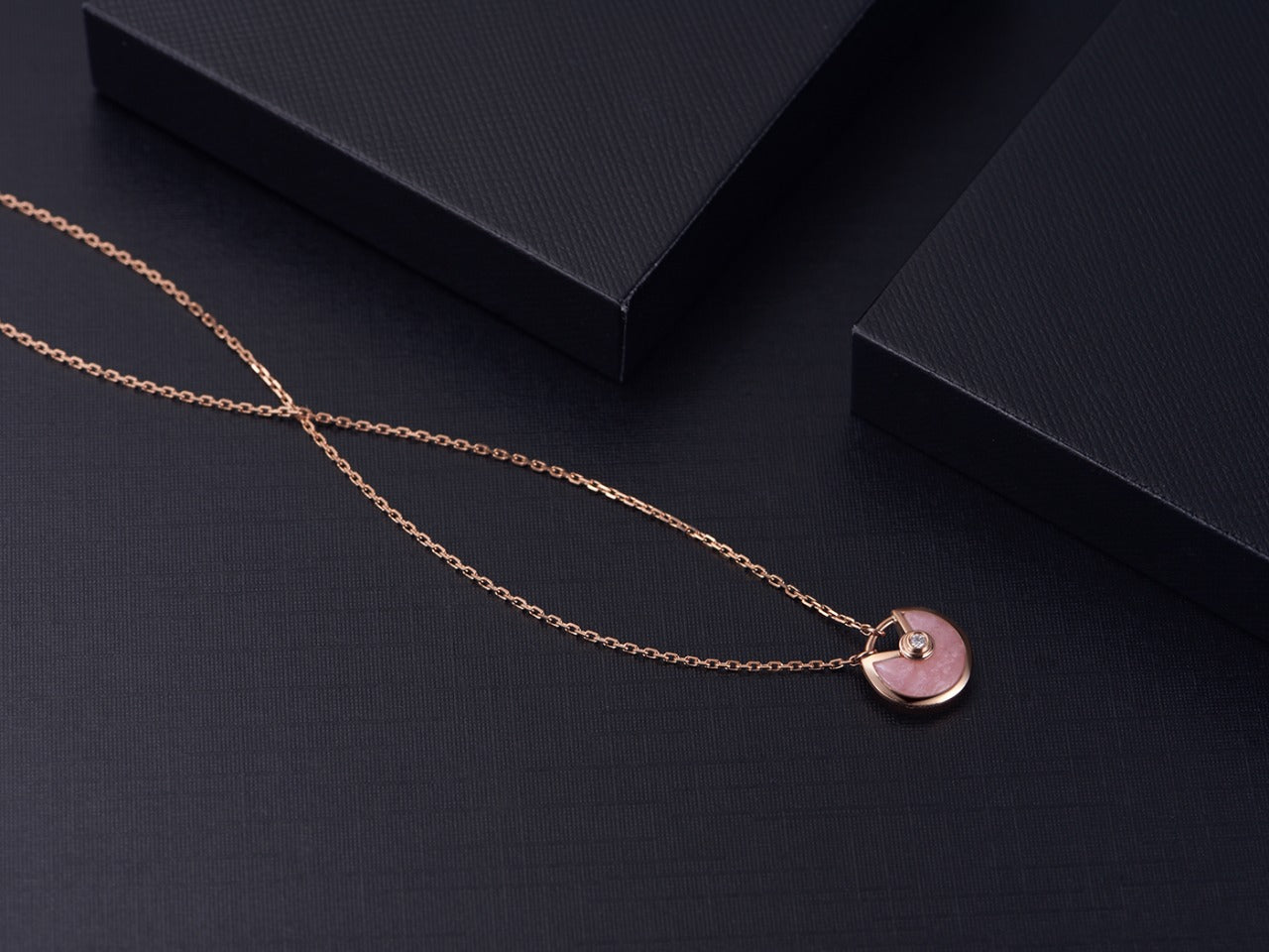 [Everoly JW]AMULETT ROSÉGOLD ROSA MOP HALSKETTE