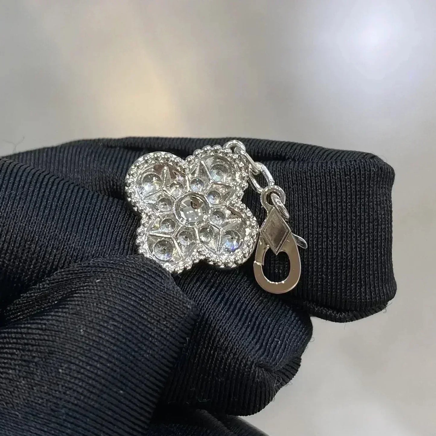 [Everoly JW]  CLOVER 5 MOTIF FULL DIAMOND BRACELET COLLECTION