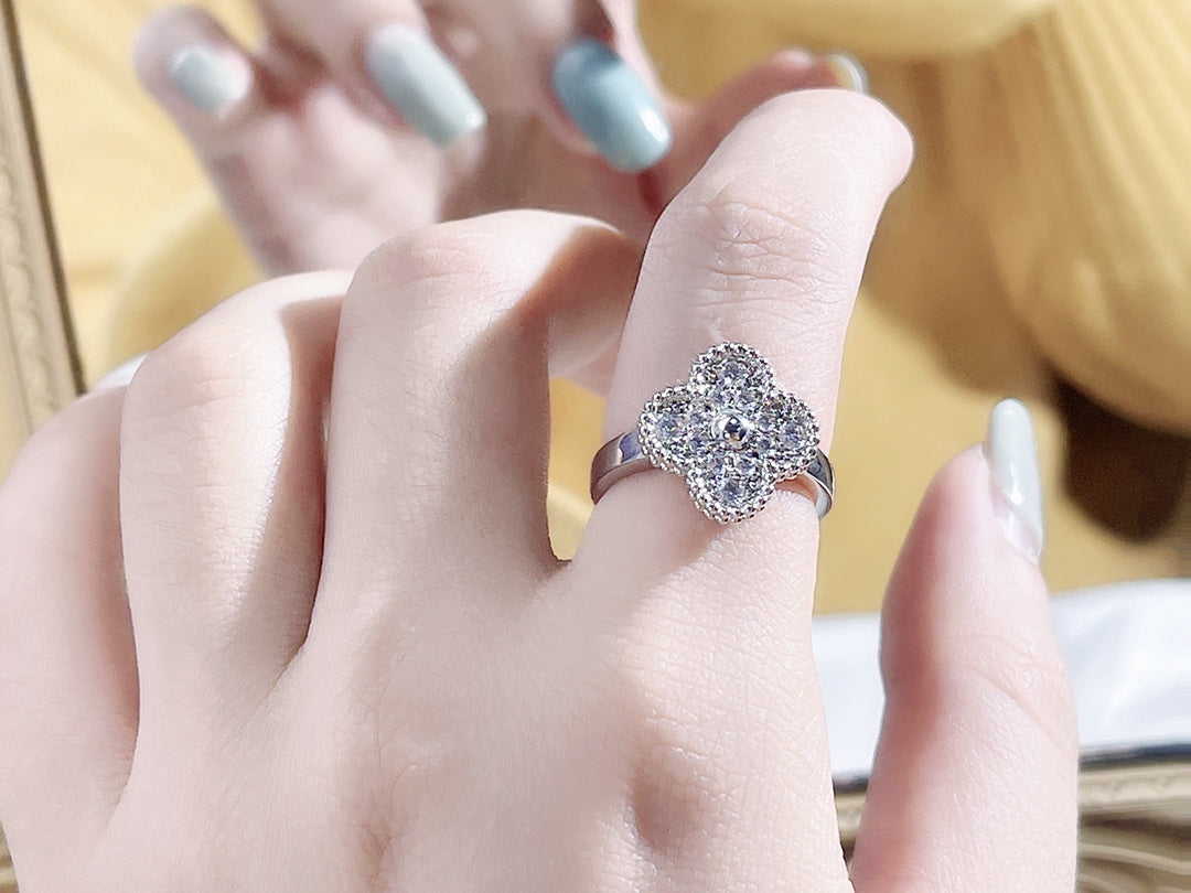 [Everoly JW]CLOVER DIAMOND RING