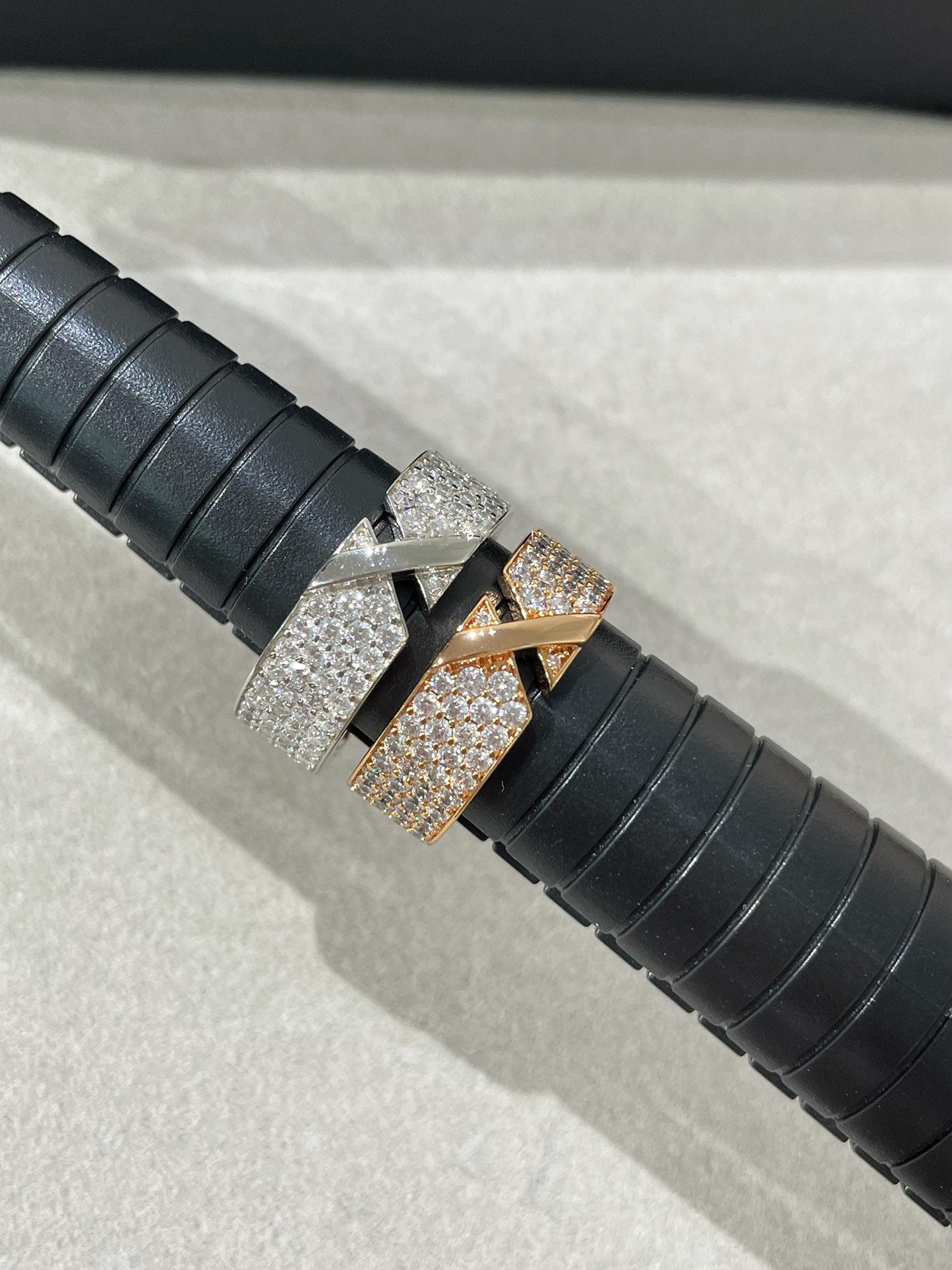 [Everoly JW]LIENS EVIDENCE  DIAMOND PAVED RING