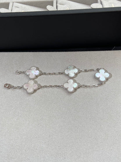 [Everoly JW] CLOVER WHITE PEARL MOP 5 MOTIF BRACELET COLLECTION
