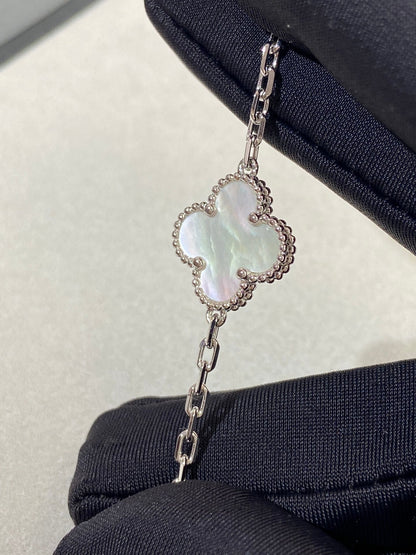 [Everoly JW] CLOVER WHITE PEARL MOP 5 MOTIF BRACELET COLLECTION