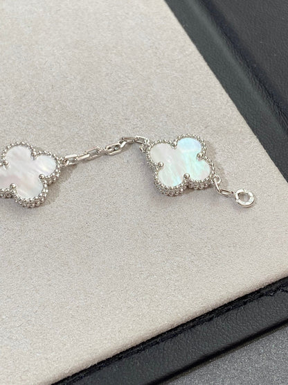 [Everoly JW] CLOVER WHITE PEARL MOP 5 MOTIF BRACELET COLLECTION