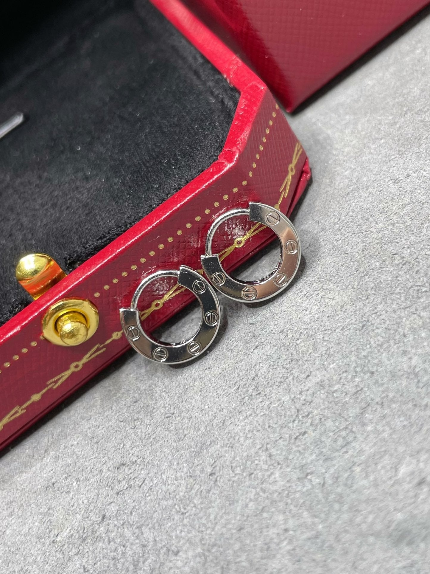 [Everoly JW]LOVE MINI EARRINGS