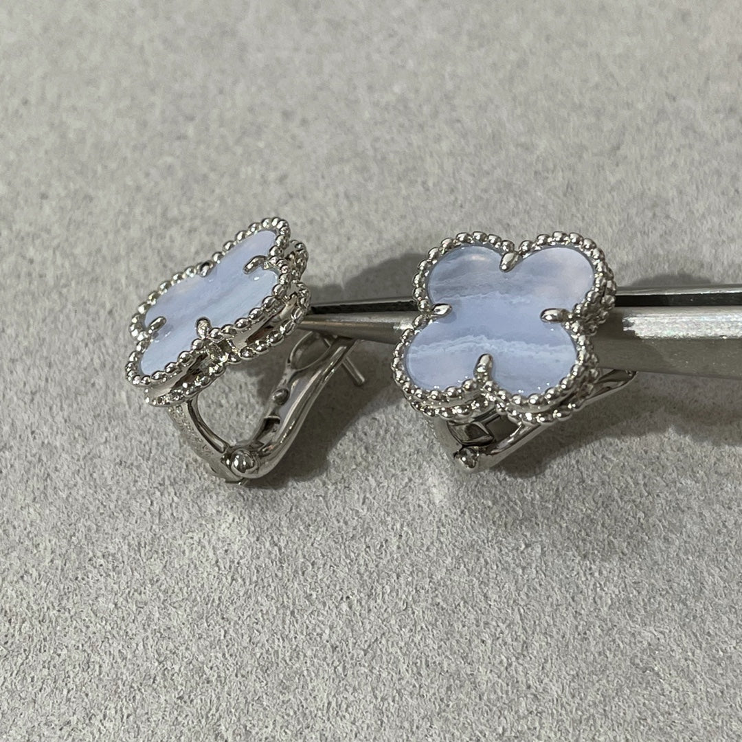 [Everoly JW]CLOVER CHALCEDONY SILVER STUD EARRINGS