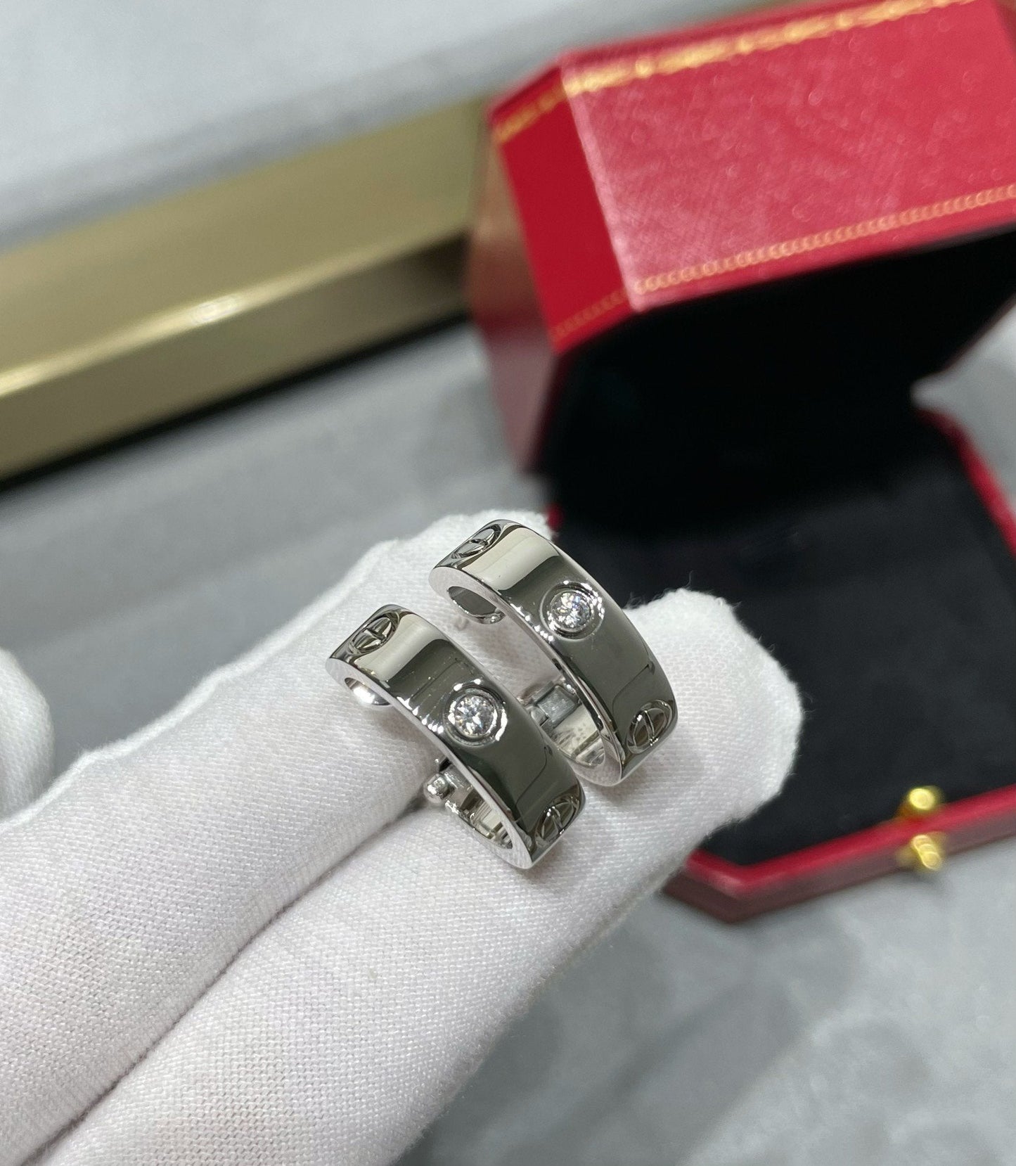 [Everoly JW]LOVE 5.5MM 1 DIAMOND EARRINGS