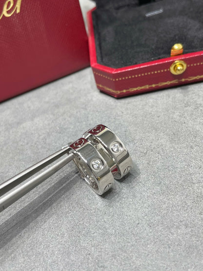 [Everoly JW]LOVE 5.5MM 1 DIAMOND EARRINGS