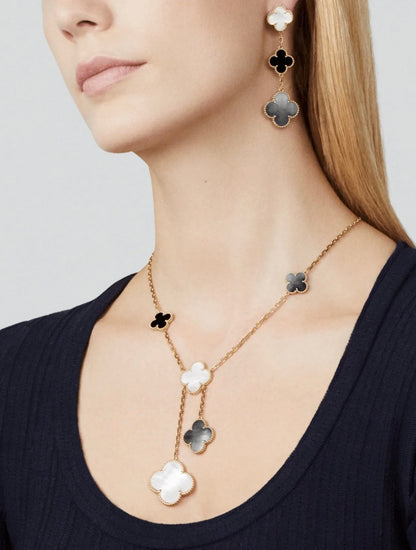 [Everoly JW]CLOVER 3 MOTIF MOP ONYX DARK MOP PINK GOLD EARRINGS