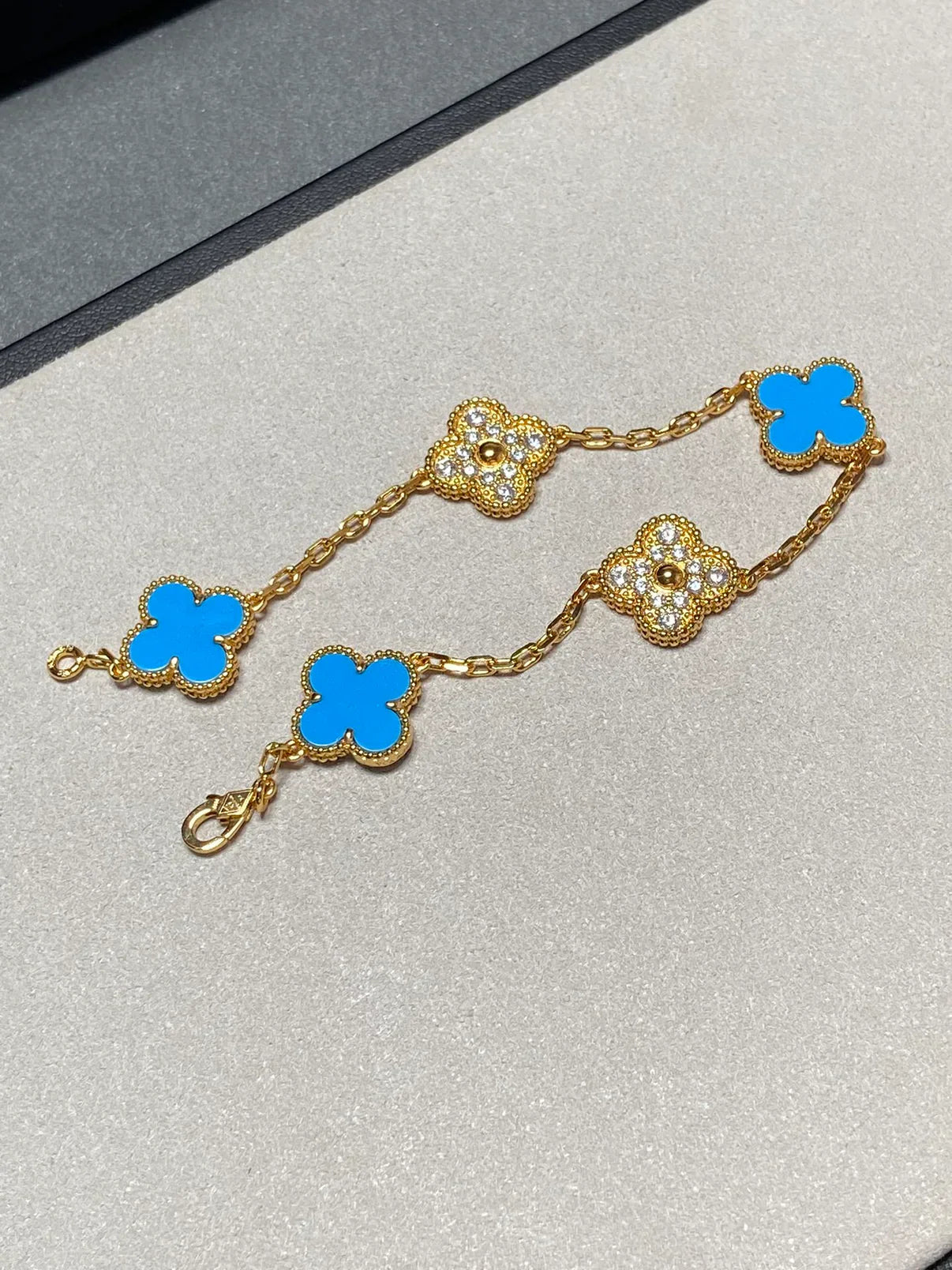[Everoly JW]  CLOVER 5 MOTIF BLUE AGATE BRACELET COLLECTION