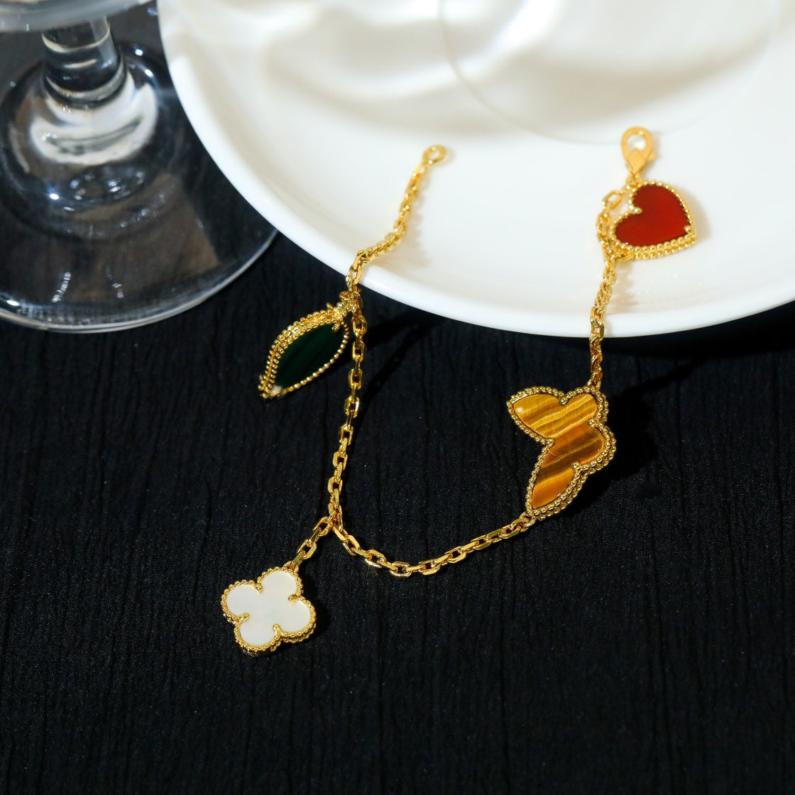 [Everoly JW]LUCKY SPRING 5 MOTIF GOLD BRACELET