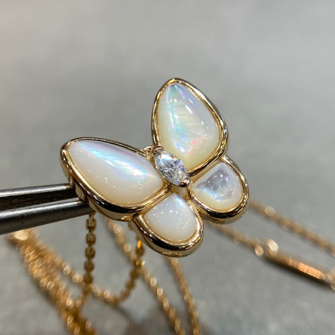 [Everoly JW]BUTTERFLY MOP DIAMOND NECKLACE