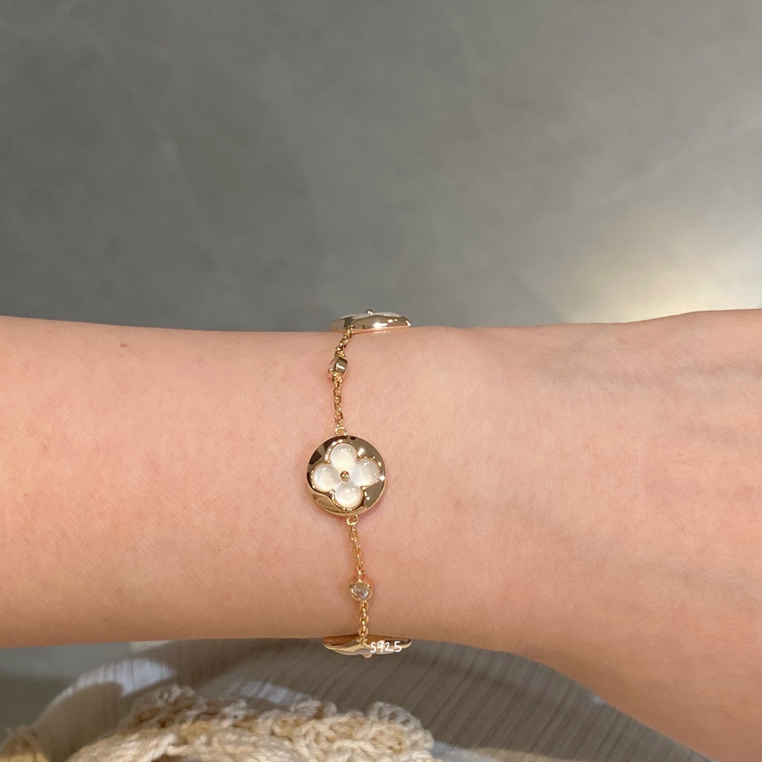 [Everoly JW]STAR AND SUN 4 MOTIF WHITE MOP PINK GOLD BRACELET