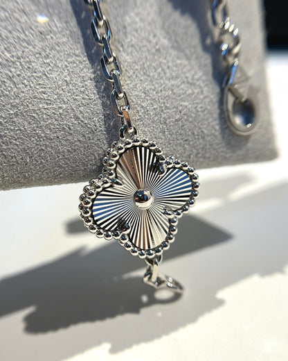 [Everoly JW]  CLOVER 5 MOTIF LASER BRACELET COLLECTION