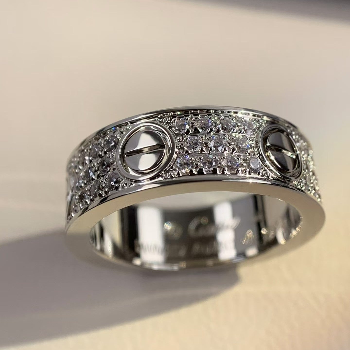 [Everoly JW] Liebesring 5,5 mm Diamanten gepflastert