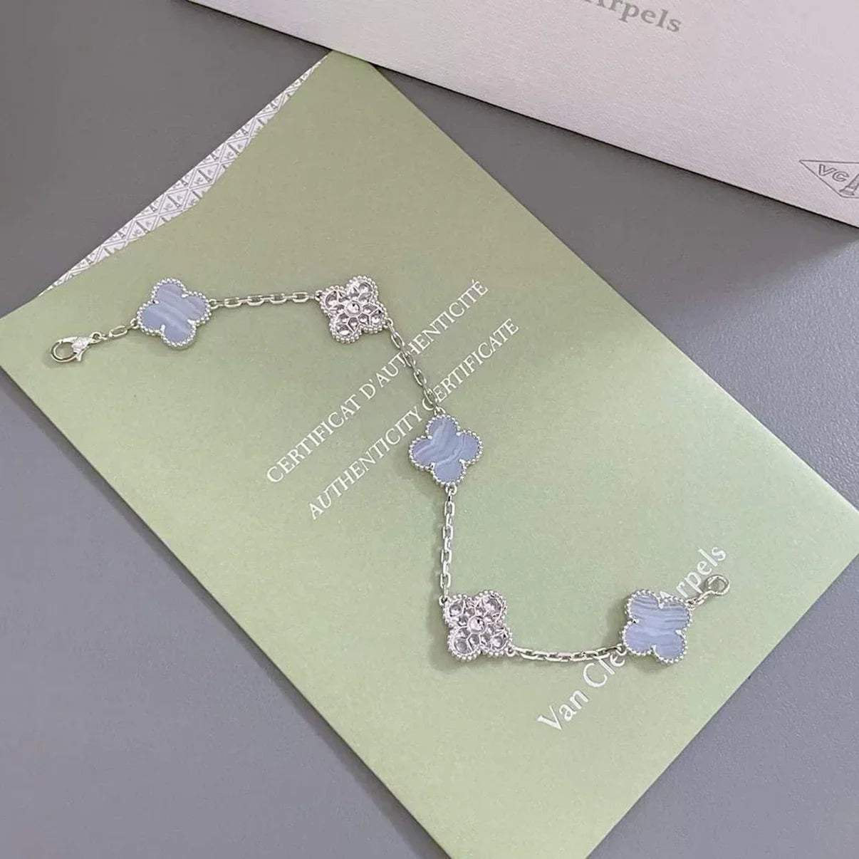 [Everoly JW]  CLOVER 5 MOTIF PURPLE CHALCEDONY BRACELET COLLECTION