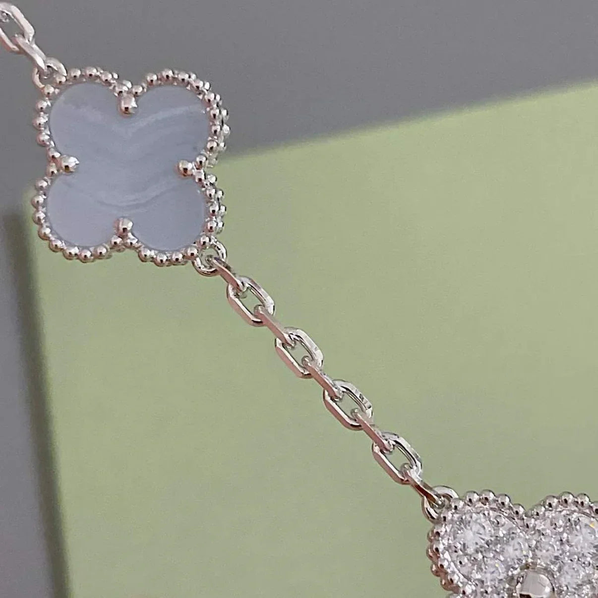 [Everoly JW]  CLOVER 5 MOTIF PURPLE CHALCEDONY BRACELET COLLECTION