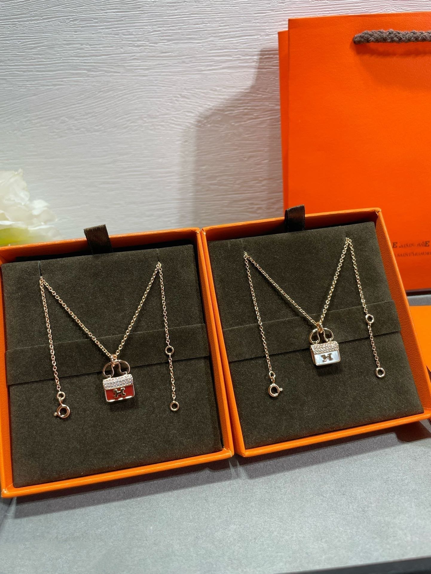 [Everoly JW]H CIRCE MOISSANITE PENDANT NECKLACE GOLD