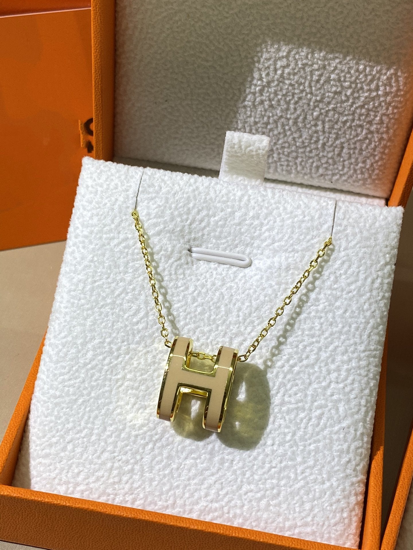 [Everoly JW]HM CLIC YELLOW ENAMEL GOLD NECKLACE