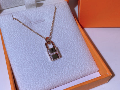 [Everoly JW]HM ADVANCED NICHE LOCK HEAD NECKLACE DIAMONDS