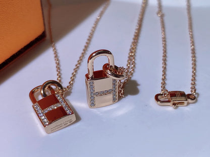 [Everoly JW]HM ADVANCED NICHE LOCK HEAD NECKLACE DIAMONDS