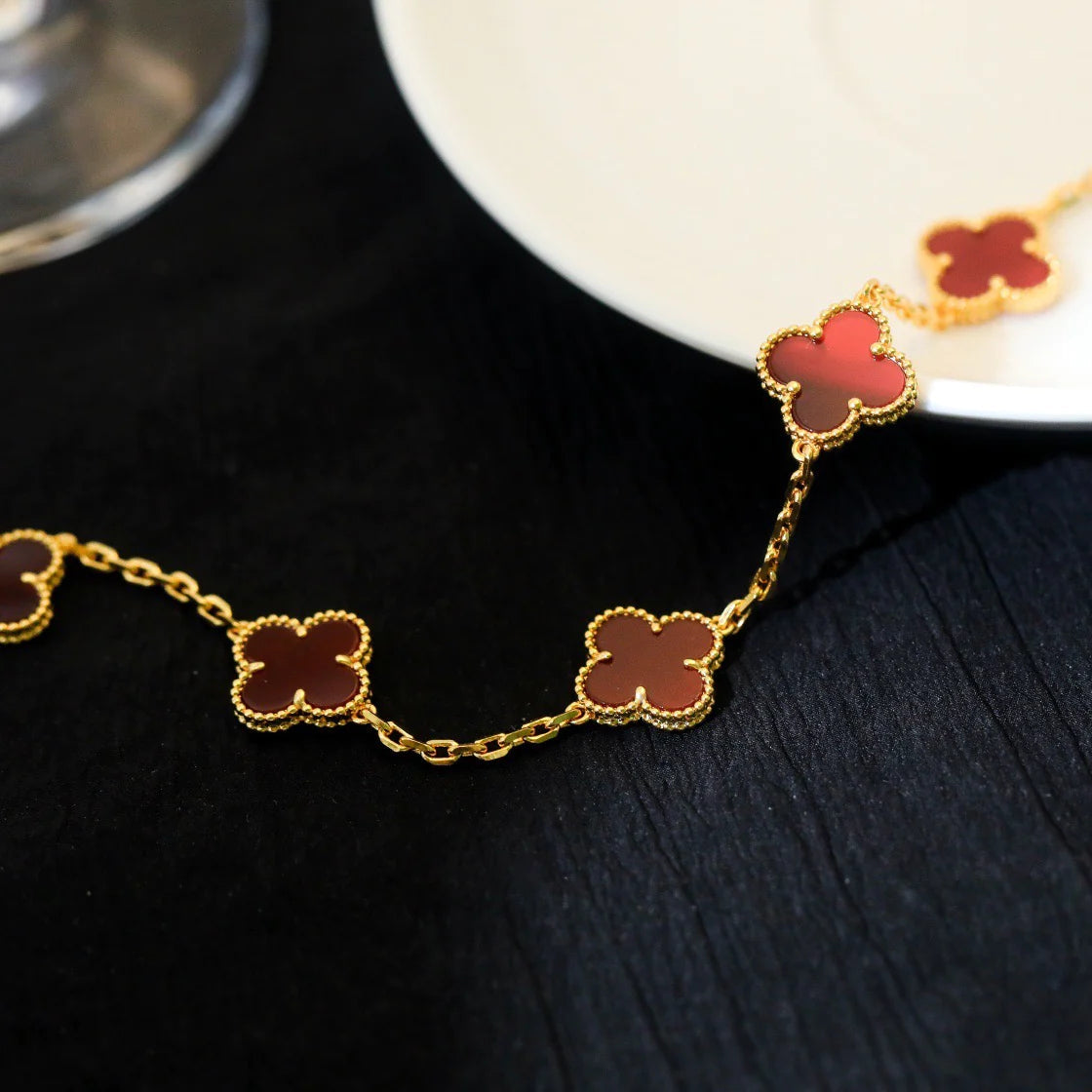 [Violet JW]CLOVER 5 MOTIFS RED AGATE  BRACELET