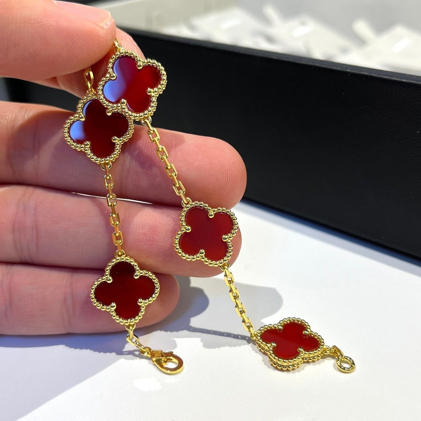[Violet JW]CLOVER 5 MOTIFS RED AGATE  BRACELET