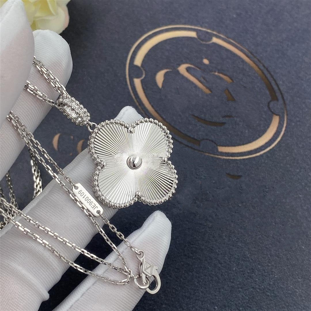 [Everoly JW]CLOVER 25MM SILBER GROSSE KLEEKETTE